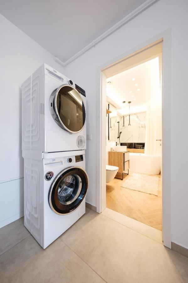 Brand New Luxury Apartment In The Heart Of 브라쇼브 외부 사진