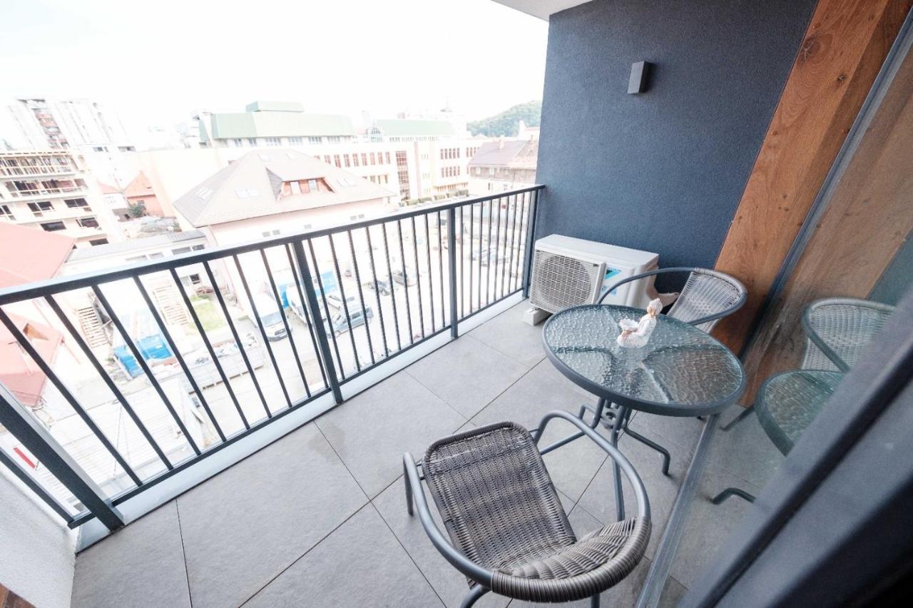 Brand New Luxury Apartment In The Heart Of 브라쇼브 외부 사진
