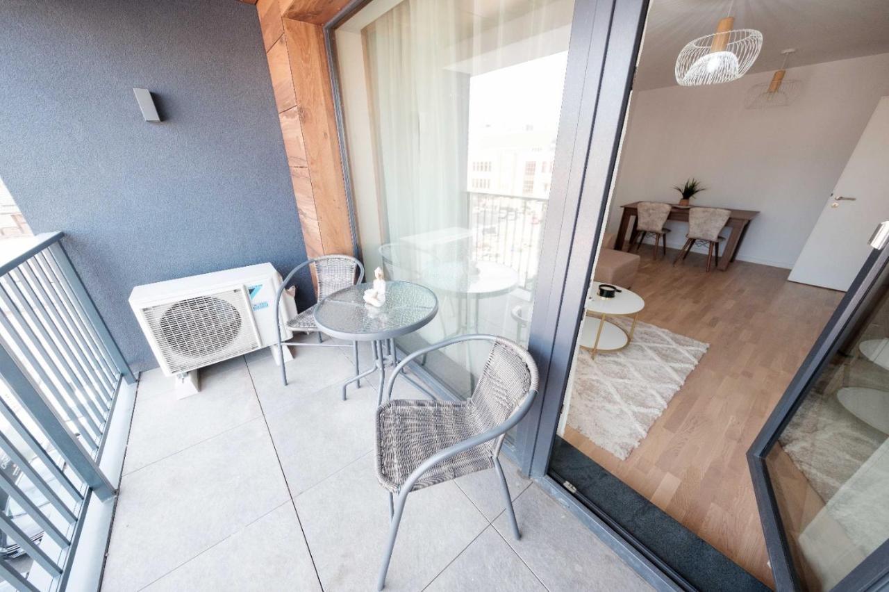 Brand New Luxury Apartment In The Heart Of 브라쇼브 외부 사진