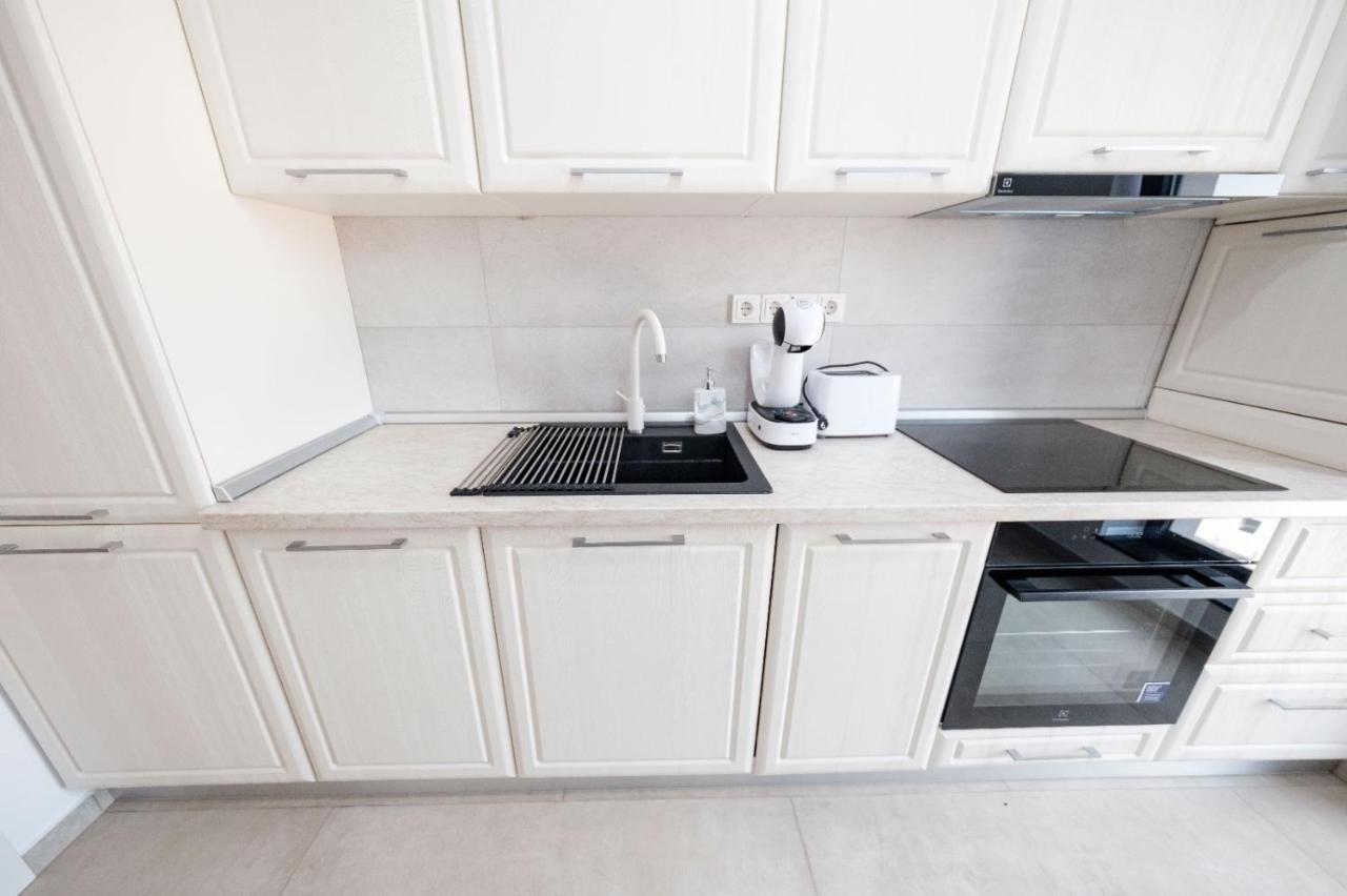 Brand New Luxury Apartment In The Heart Of 브라쇼브 외부 사진